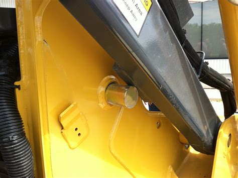 john deere skid steer lock a|skidsteer 318d boom and bucket lock.